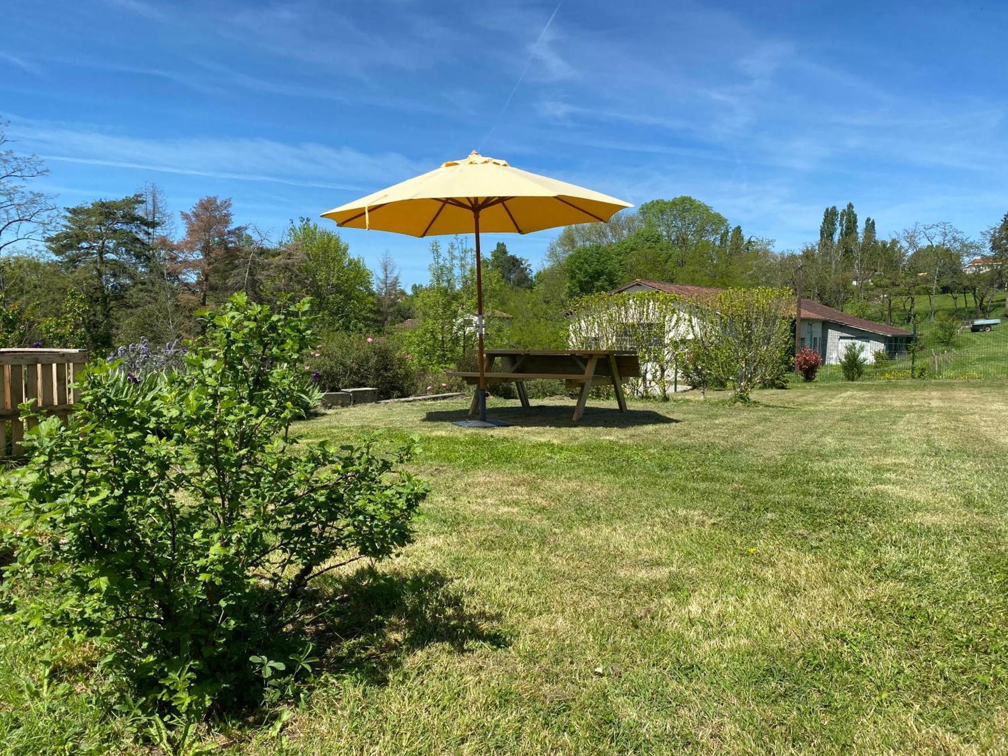 Aux Trois Muriers Villeneuve-sur-Lot Exterior foto