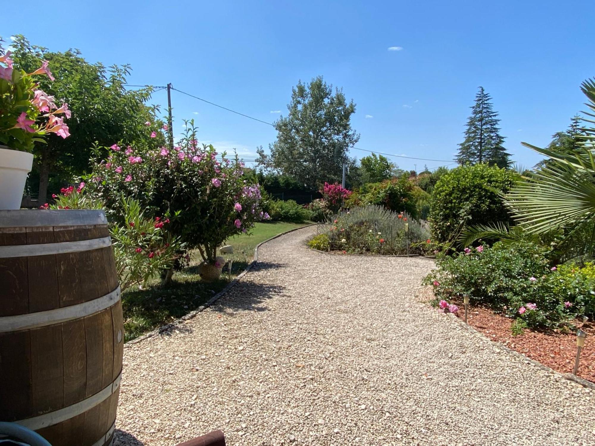 Aux Trois Muriers Villeneuve-sur-Lot Exterior foto